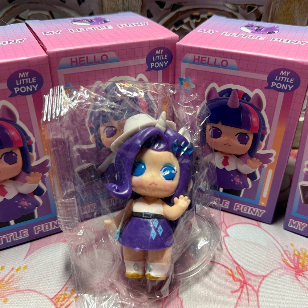 🔥 Fire Sale 🔥
My Little Pony in MINI World TOYS blind box Figure NEW: Rarity